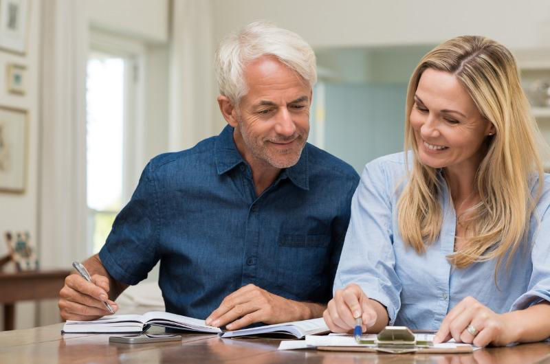 Financial Adviser vs Financial Advisor in Melbourne: Is There a Legal Difference?